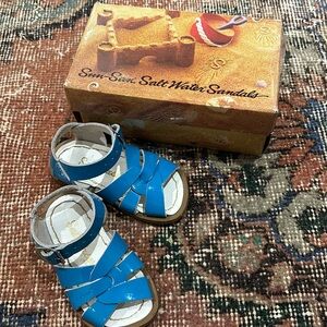 Salt Water baby toddler sandals turquoise size 5
